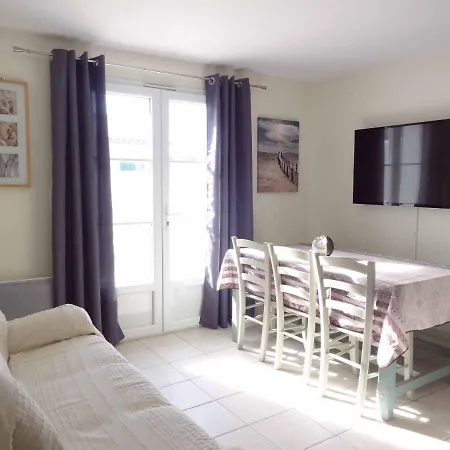 Apartment Old Colombelle